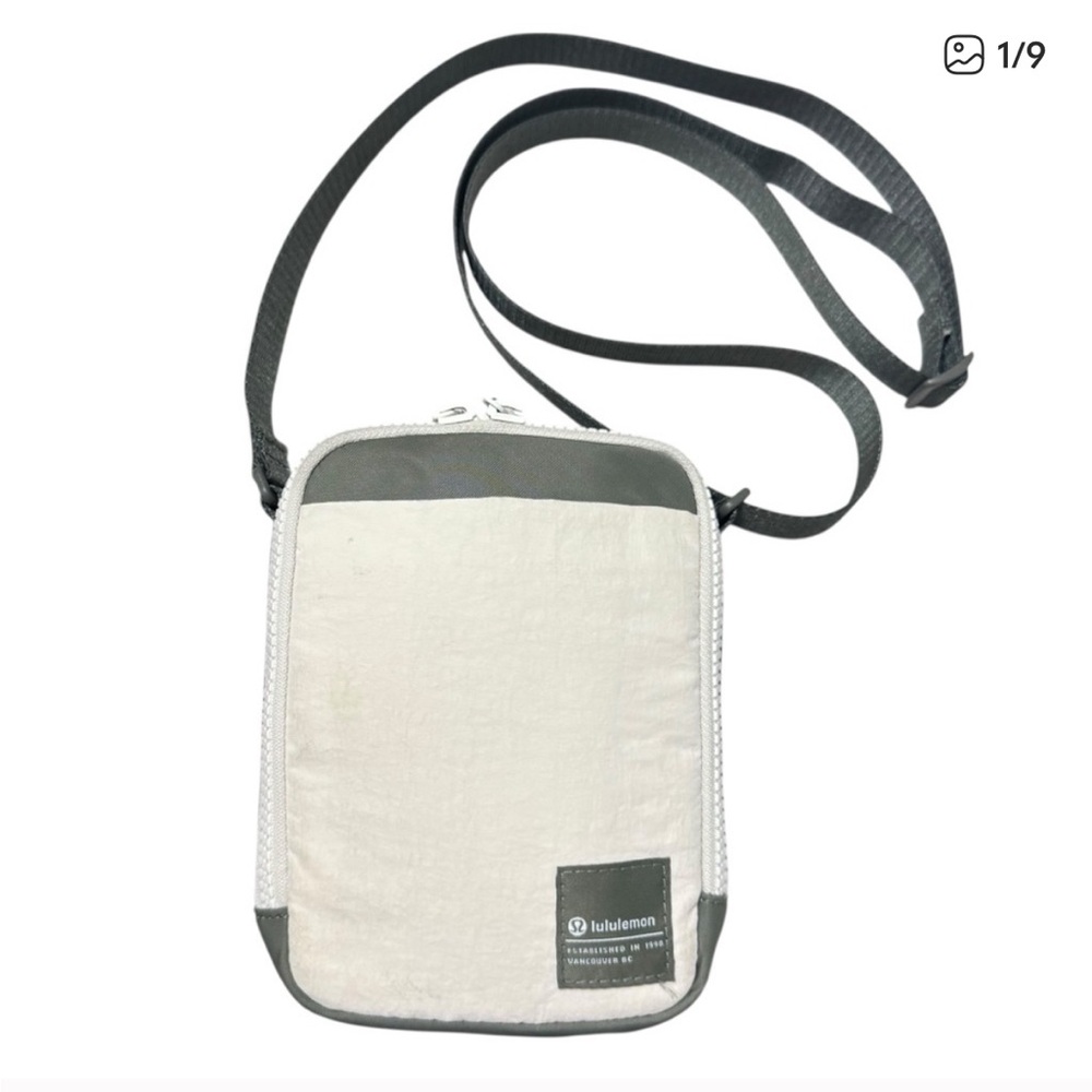 lululemon athletica Cream and Gray Messenger Bag
